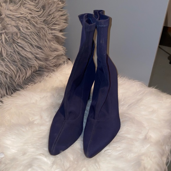 Beautiful Sock Heel - Picture 3 of 4